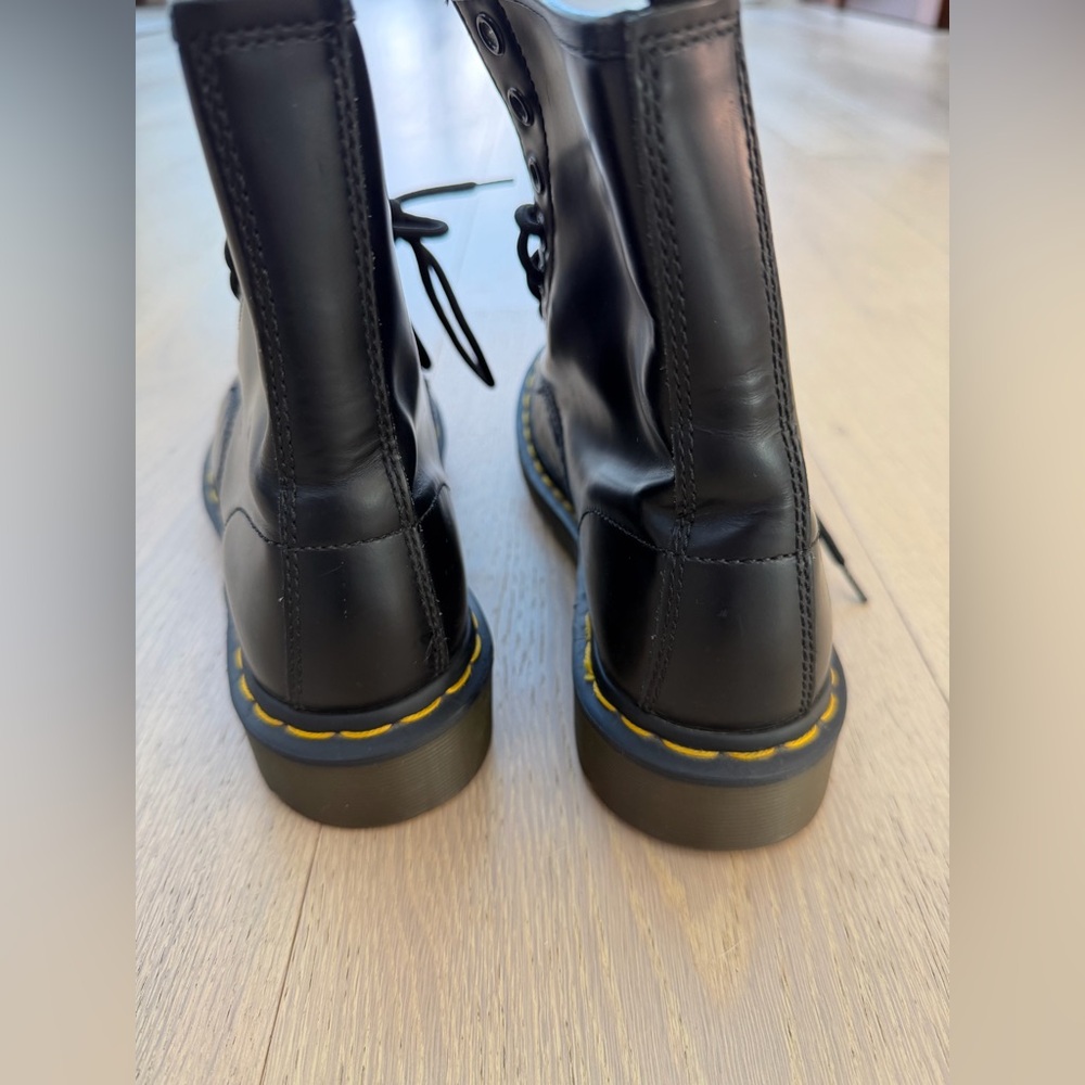 DR. MARTENS 1460 Womens Boots- size 7 - Picture 5 of 9